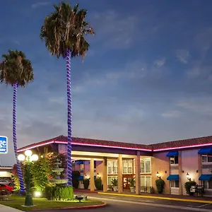 travelodge-orange-county-airport-costa-mesa.topanaheimhotels.com/
